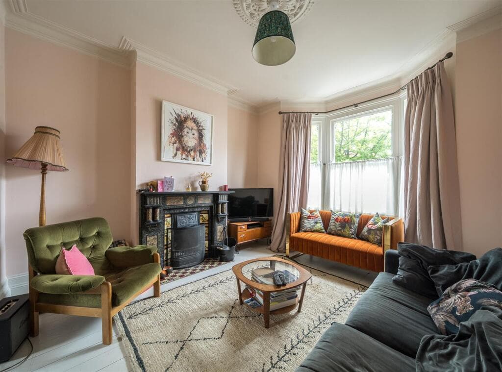 4 bedroom terraced house for sale in Leghorn Road, London NW10