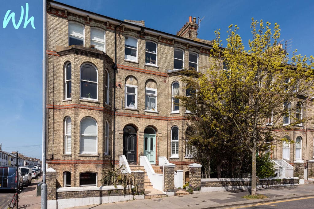 2 bedroom flat for sale in Goldstone Villas, Hove, BN3