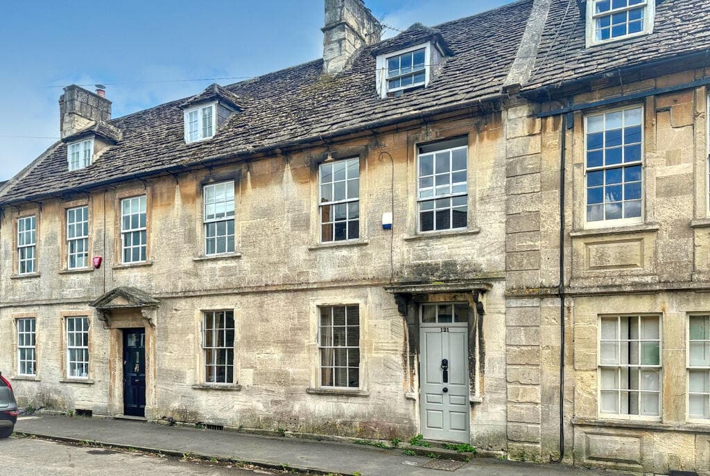 4 bedroom town house for sale in High Street,, SN14