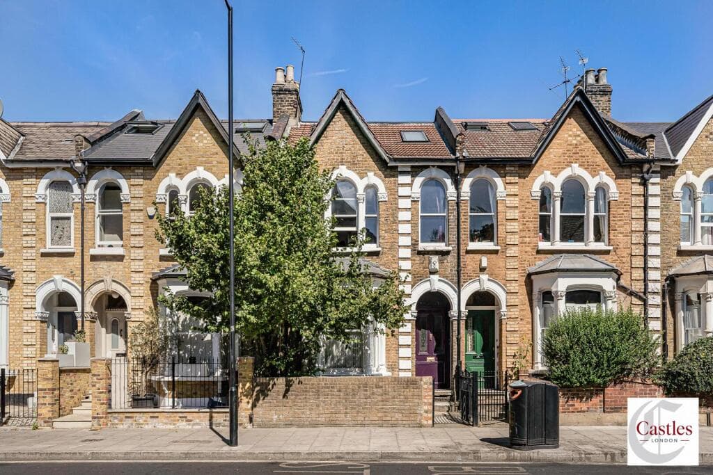 4 bedroom house for sale in Powerscroft Road, London, E5