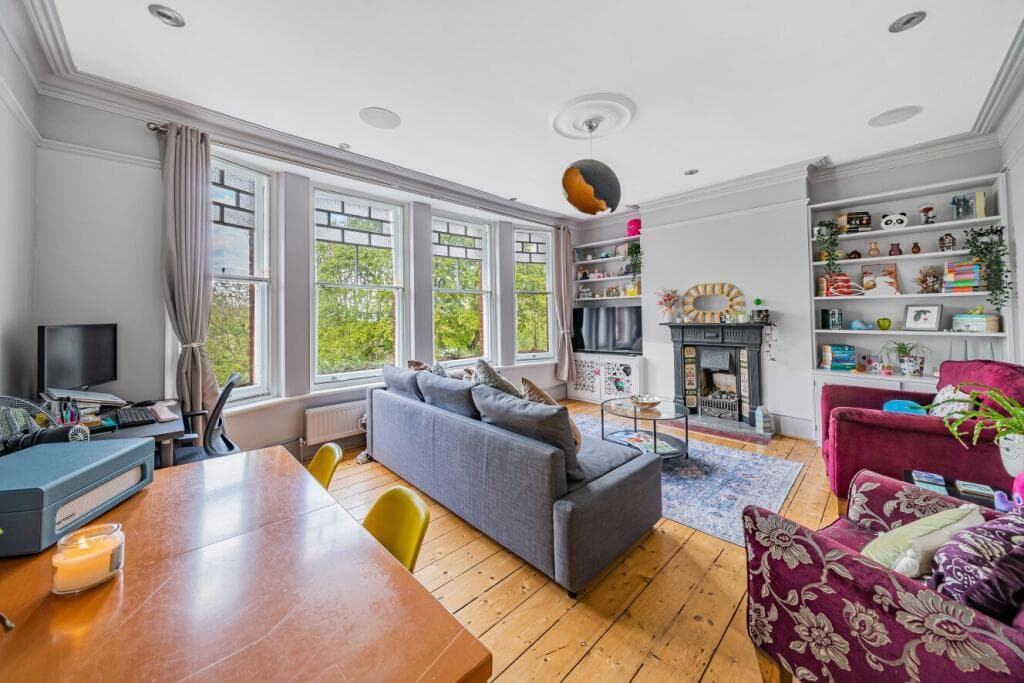 3 bedroom flat for sale in Archway Road, Highgate, London, N6