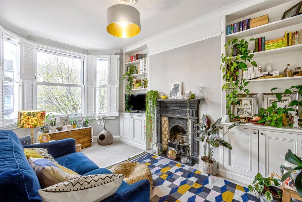 2 bedroom apartment for sale in Cunliffe Street, Furzedown, SW16