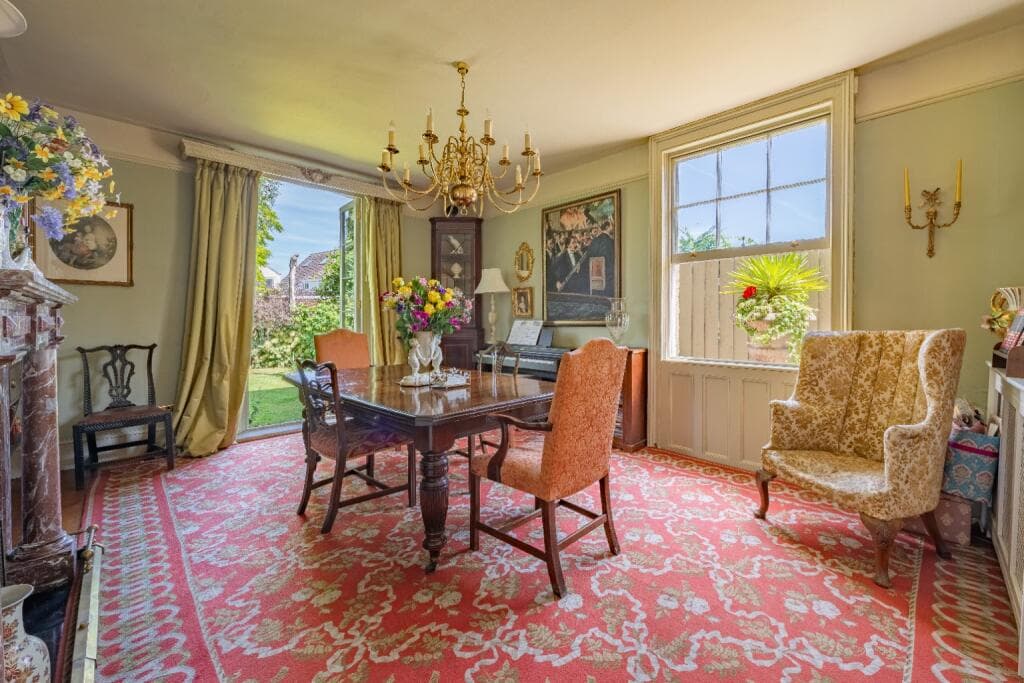 6 bedroom detached house for sale in Laurels, Eynesbury, St Neots, PE19