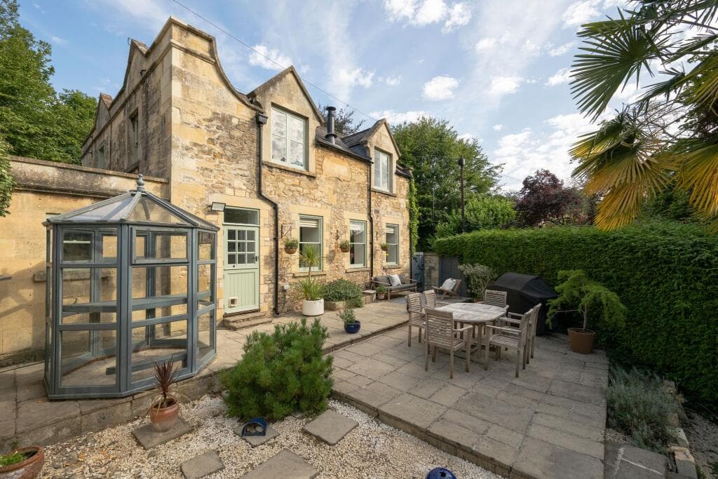 2 bedroom detached house for sale in Coachmans Cottage, Batheaston, BA1