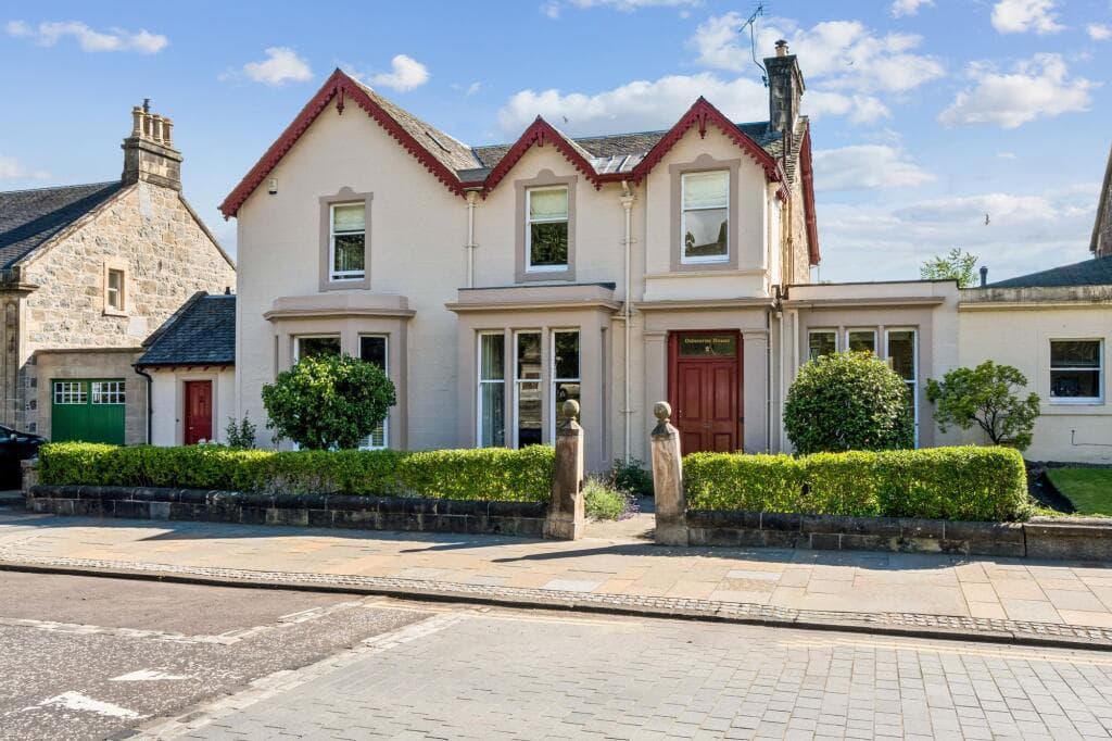 5 bedroom link detached house for sale in Albert Place, Stirling, FK8