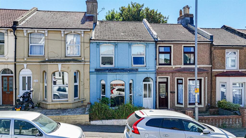 3 bedroom terraced house for sale in Mount Pleasant Road, Hastings, TN34