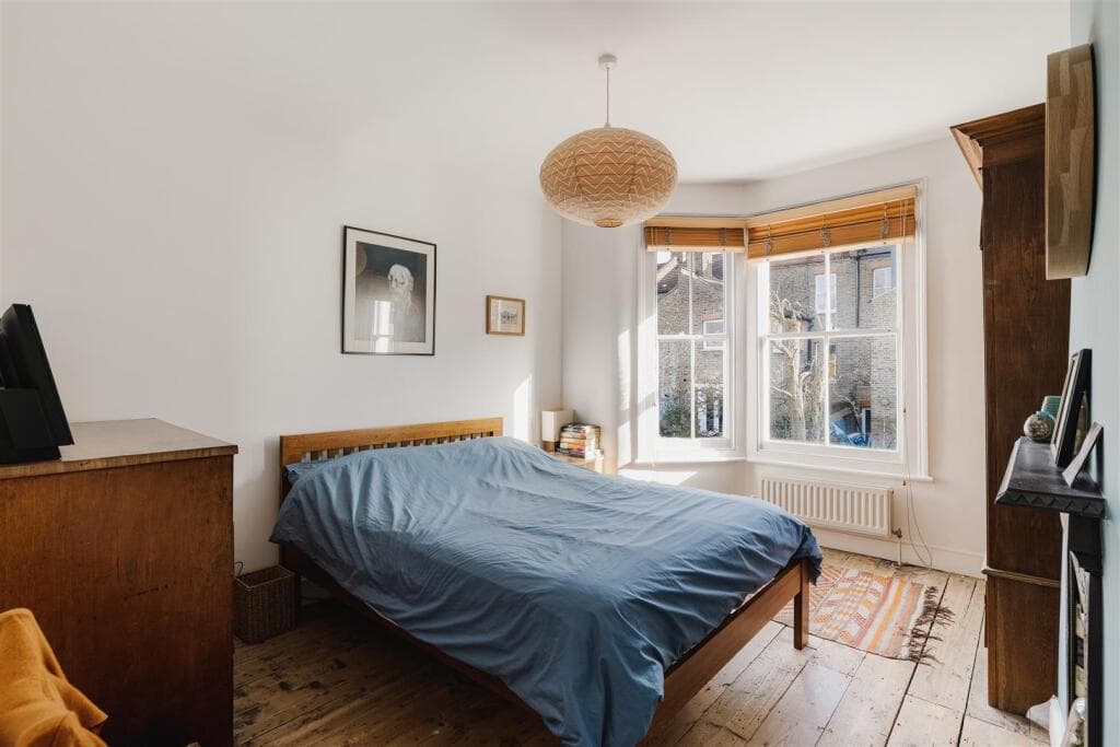 3 bedroom house for sale in Cotesbach Road, Hackney, E5
