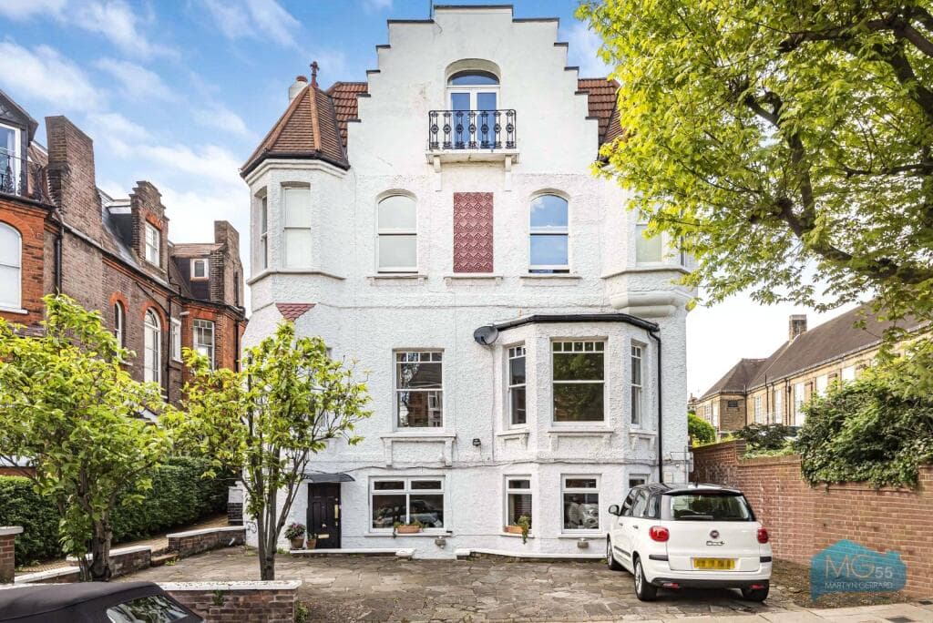 2 bedroom apartment for sale in Parsifal Road, West Hampstead, London, NW6