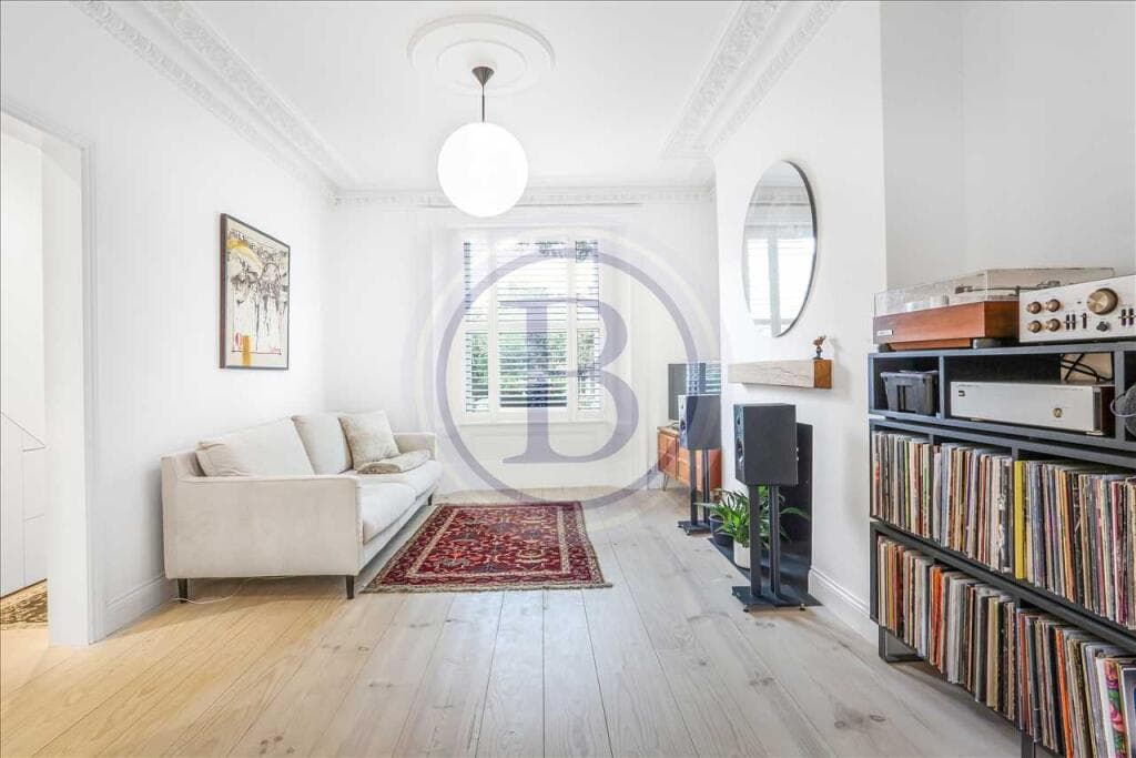 1 bedroom apartment for sale in Middleton Grove, London, N7