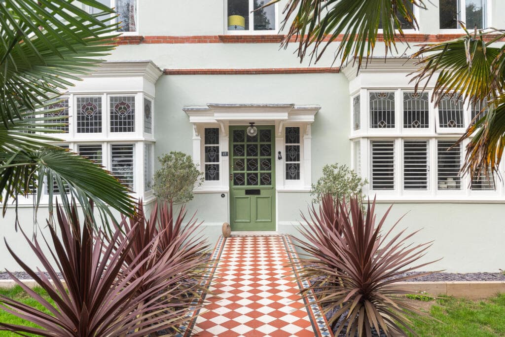 6 bedroom detached house for sale in Bincleaves Road, Weymouth, DT4