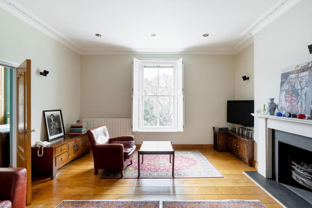 1 bedroom apartment for sale in Elgin Crescent, W11