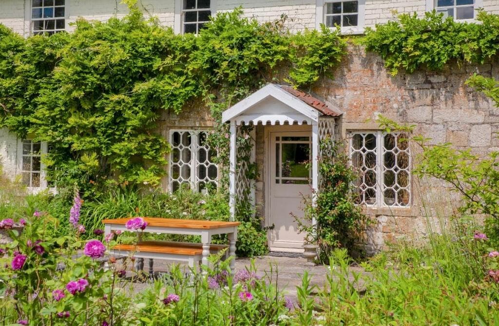 6 bedroom detached house for sale in Corton, BA12