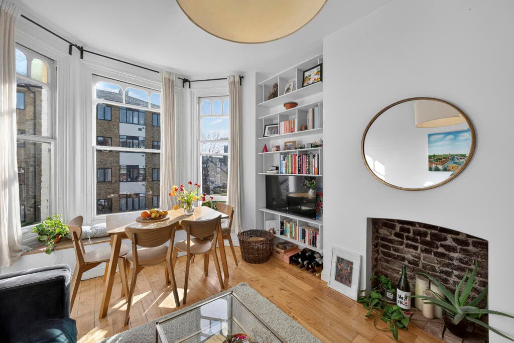 2 bedroom apartment for sale in Roseleigh Avenue, London, N5