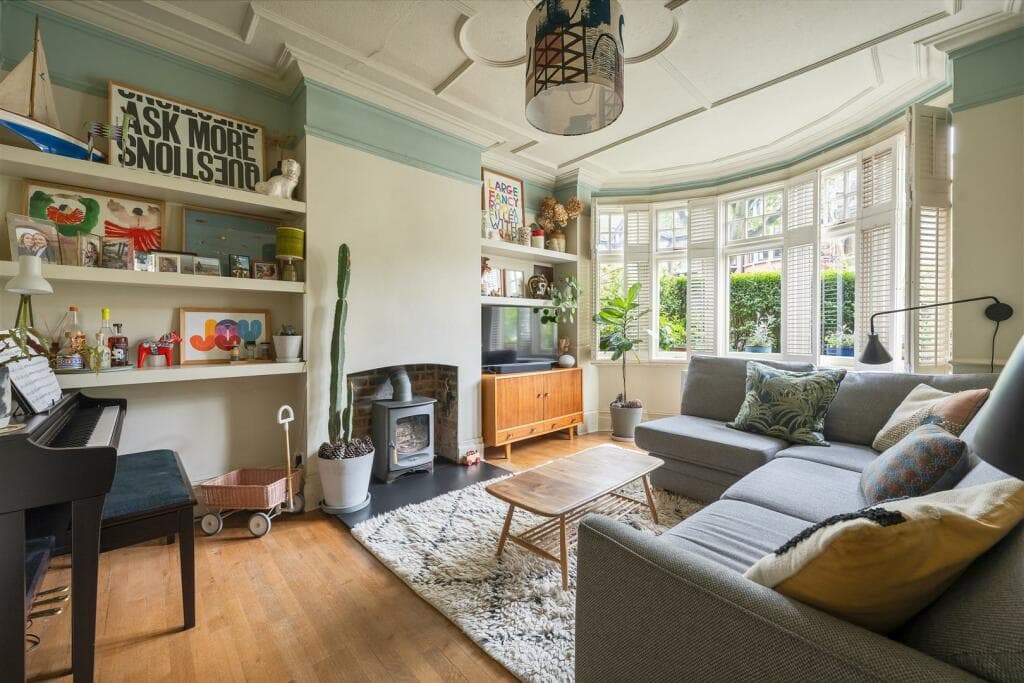 3 bedroom house for sale in Howard Road, Walthamstow, E17