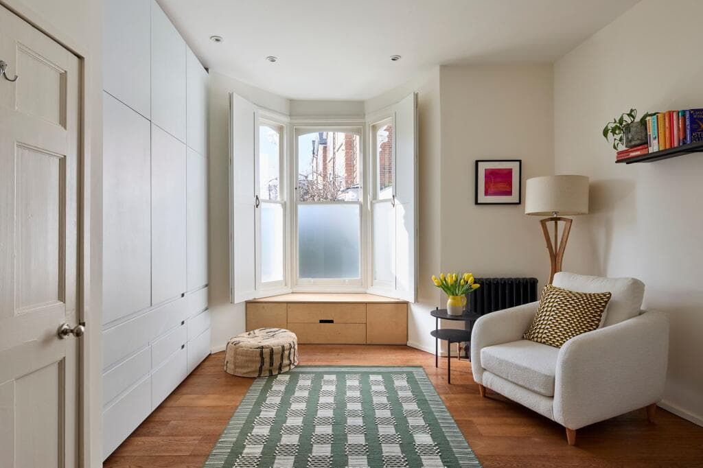 2 bedroom flat for sale in Hawksley Road, London, N16