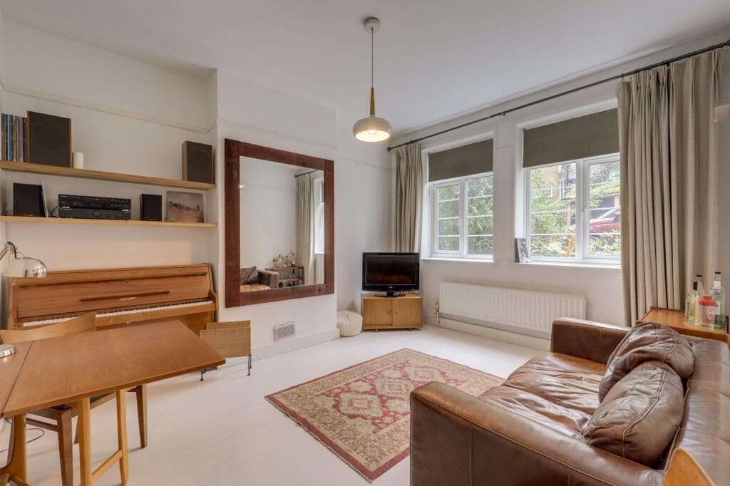 2 bedroom flat for sale in Dartmouth Road, Forest Hill, SE23
