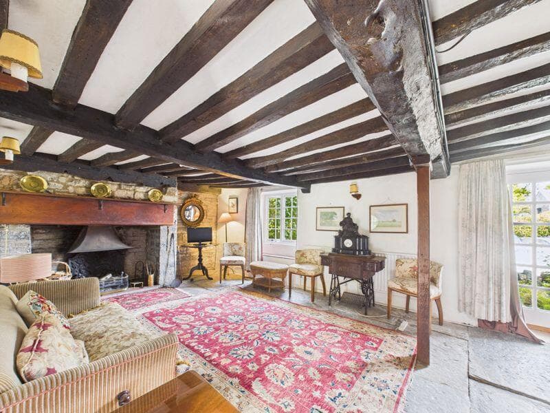 4 bedroom cottage for sale in Knole, Somerton, TA10