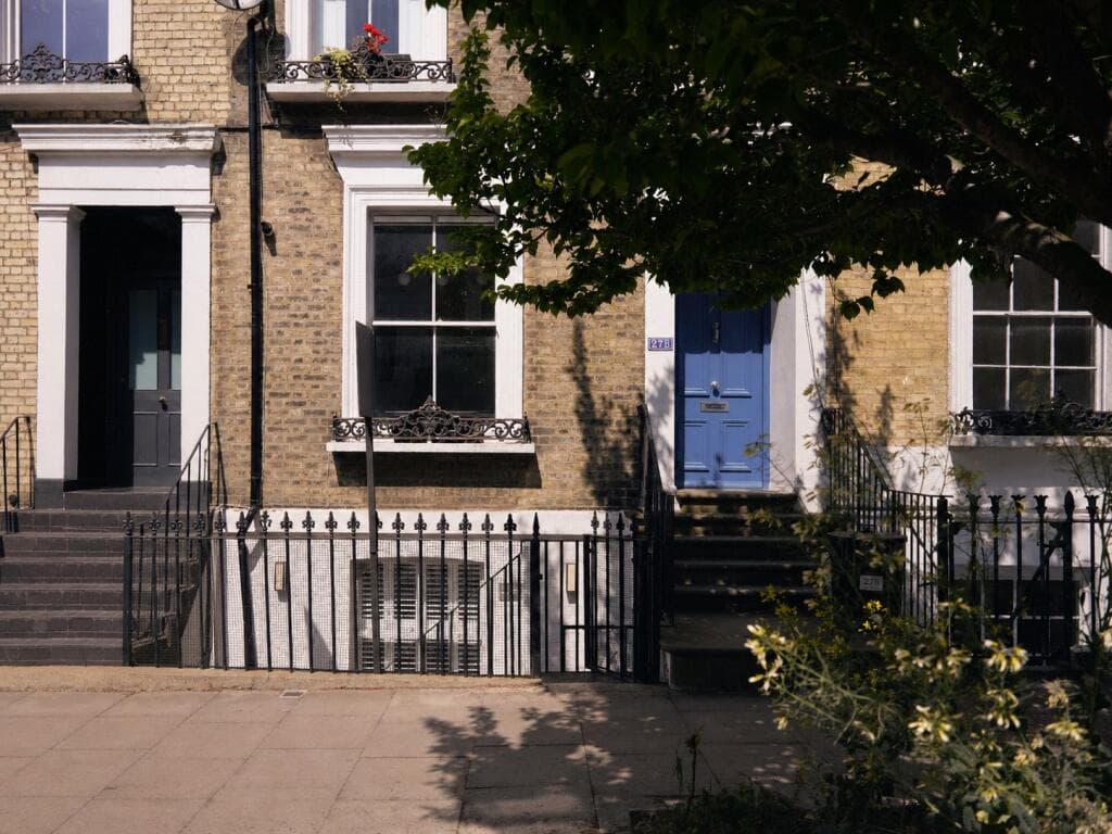 2 bedroom maisonette for sale in Offord Road, Barnsbury, Islington, London, N1