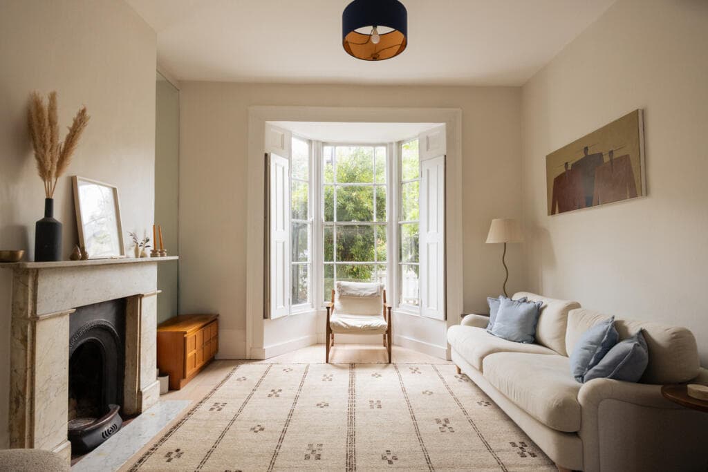 3 bedroom semi-detached house for sale in Middleton Road, Hackney, London E8