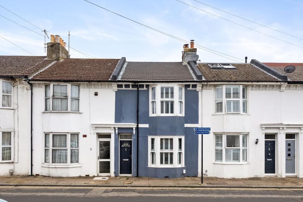 2 bedroom terraced house for sale in Haddington Street, Hove, BN3