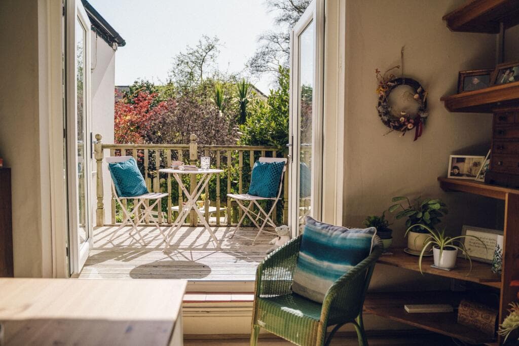 3 bedroom semi-detached house for sale in Ffordd Penrhos, LL57
