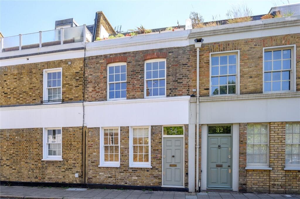 2 bedroom terraced house for sale in Thornhill Road, London, N1