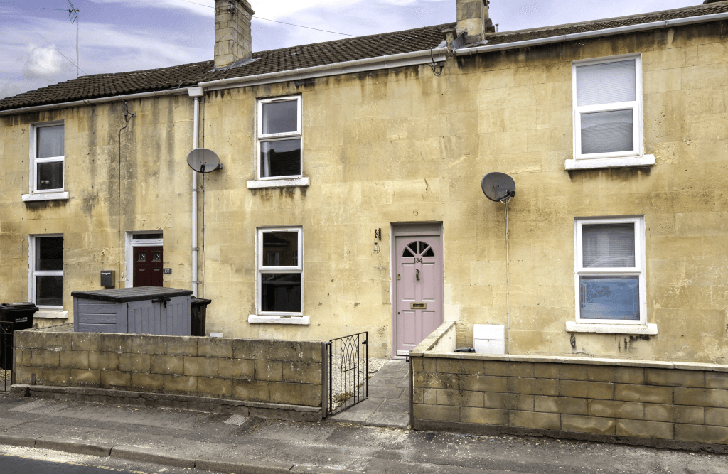 2 bedroom terraced house for sale in Locksbrook Road, Newbridge, Bath, Bath And North East Somerset, BA1