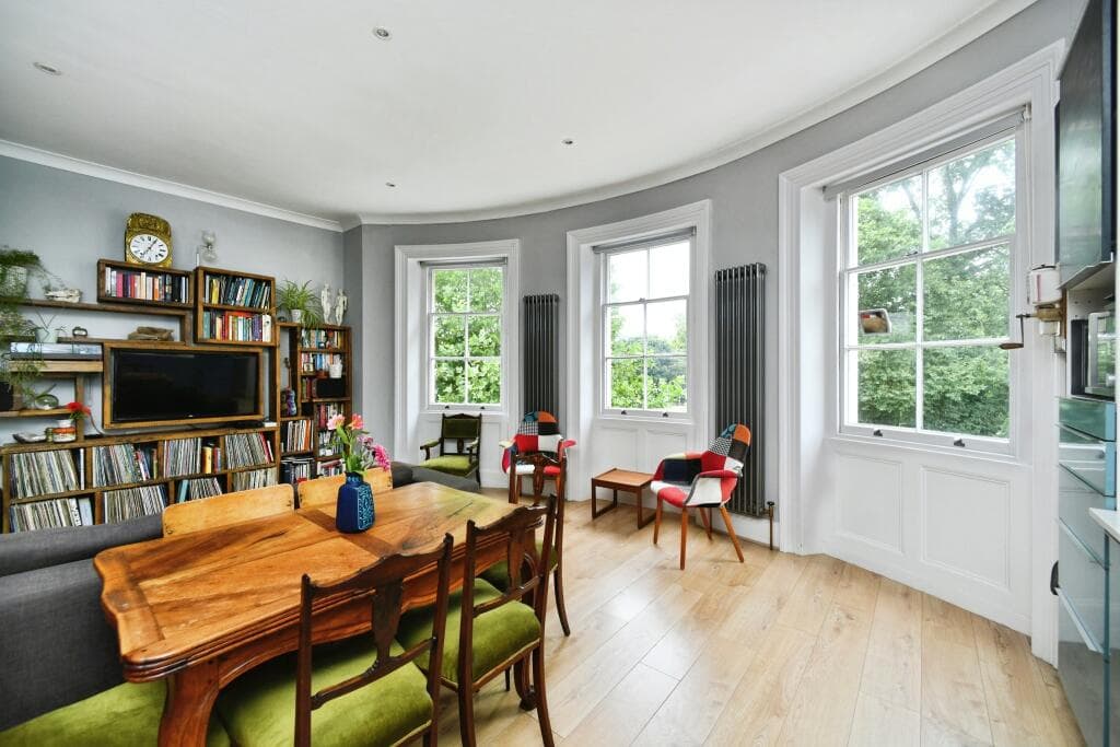 2 bedroom maisonette for sale in Richmond Terrace, Brighton, BN2