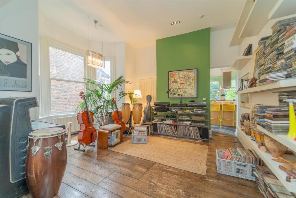 4 bedroom semi-detached house for sale in Wellington Road, Whalley Range, M16