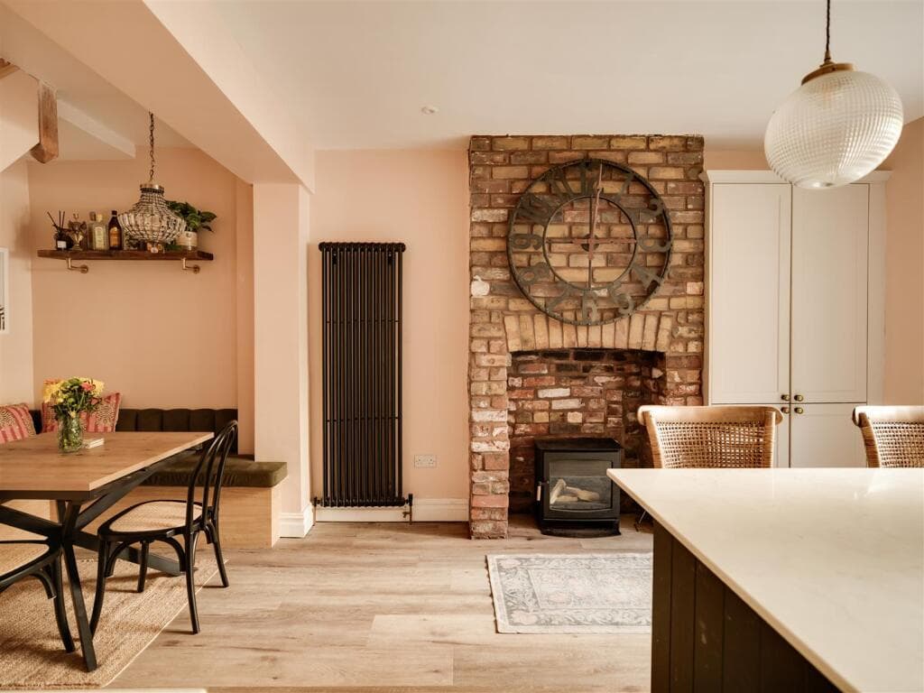 4 bedroom end of terrace house for sale in Kensal Road, Bedminster, Bristol, BS3