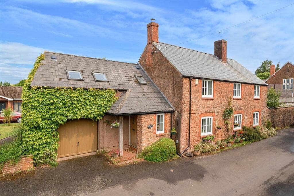 4 bedroom detached house for sale in Langford Budville, Wellington, TA21