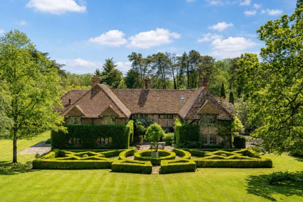 6 bedroom detached house for sale in Alfold Road, Dunsfold, Godalming, Surrey, GU8