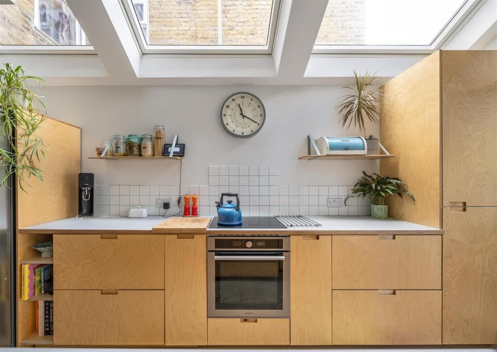 4 bedroom house for sale in Wadley Road, Leytonstone, E11