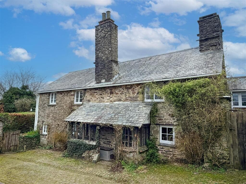 3 bedroom detached house for sale in Bratton Fleming, Barnstaple, EX31