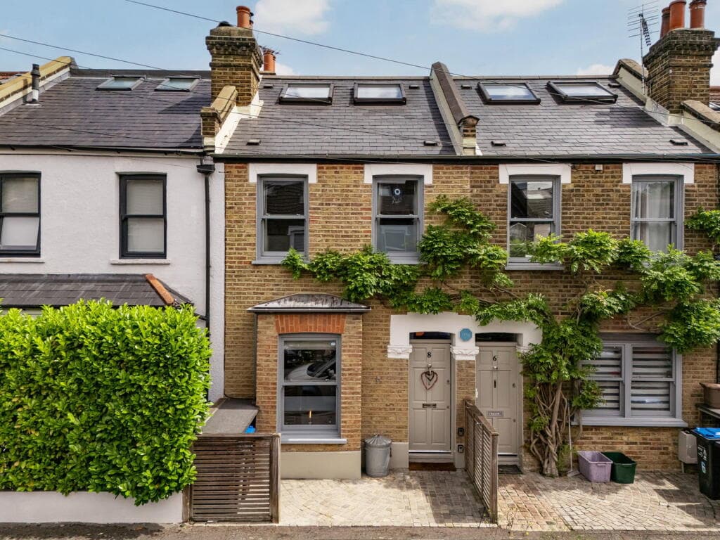 3 bedroom terraced house for sale in Cochrane Road, Wimbledon, London, SW19