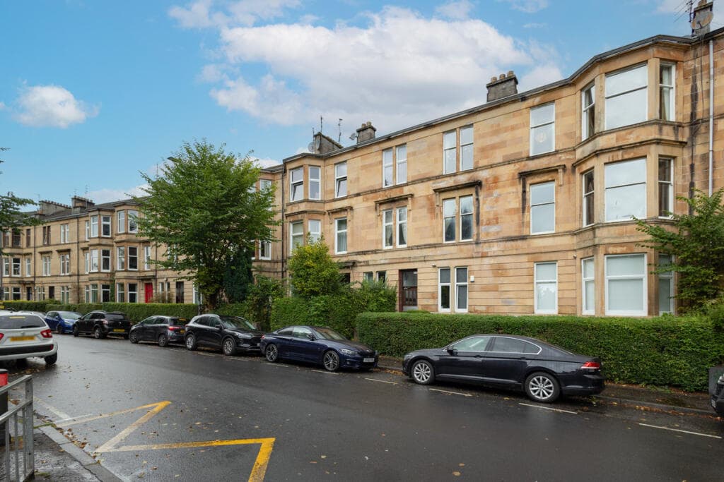 3 bedroom flat for sale in Tantallon Road, Glasgow, G41