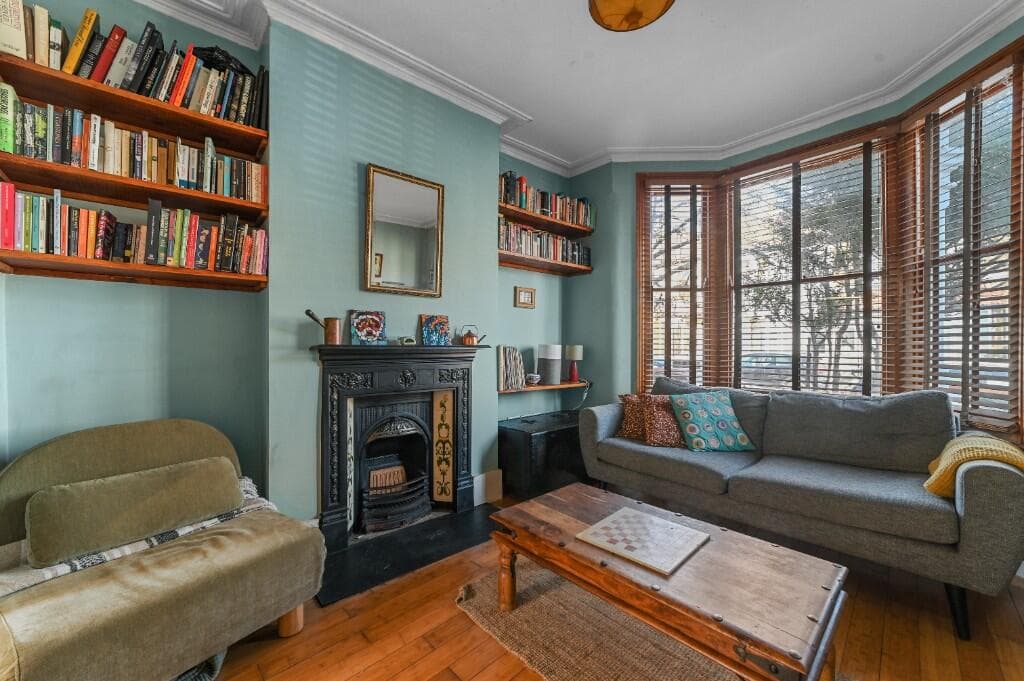 1 bedroom ground floor flat for sale in Henderson Road, London, E7