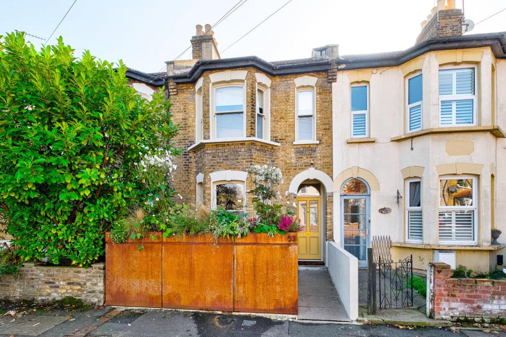 3 bedroom terraced house for sale in Thorpe Road, Forest Gate, E7