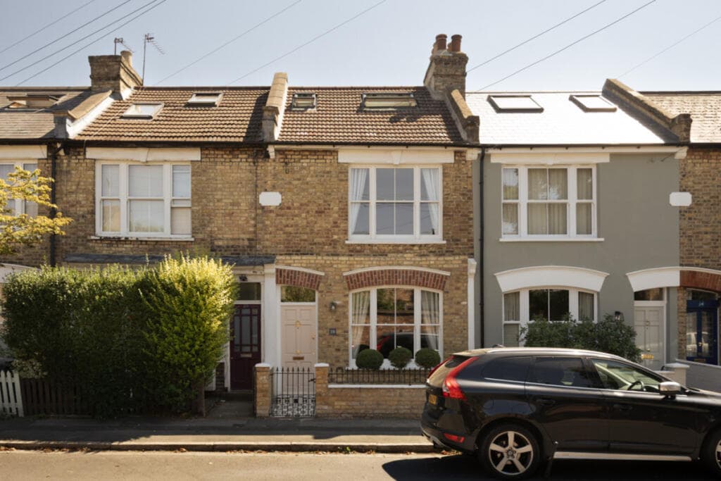 4 bedroom terraced house for sale in Hamilton Road, East Finchley, London, N2