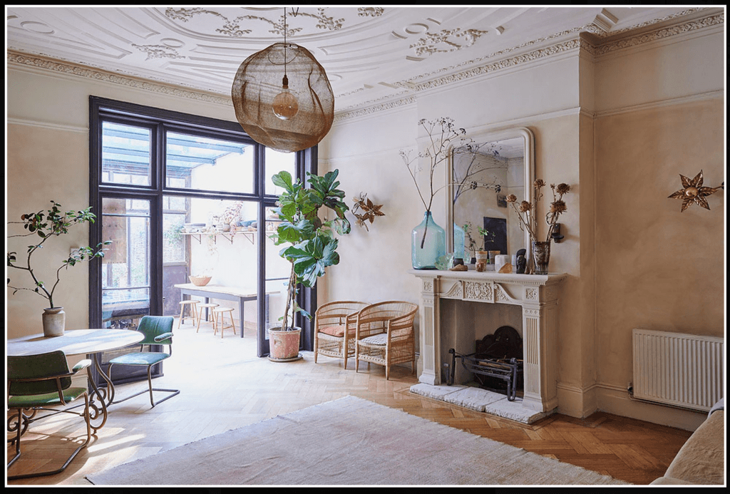 2 bedroom flat for sale in Brondesbury Road, Queens Park, NW6