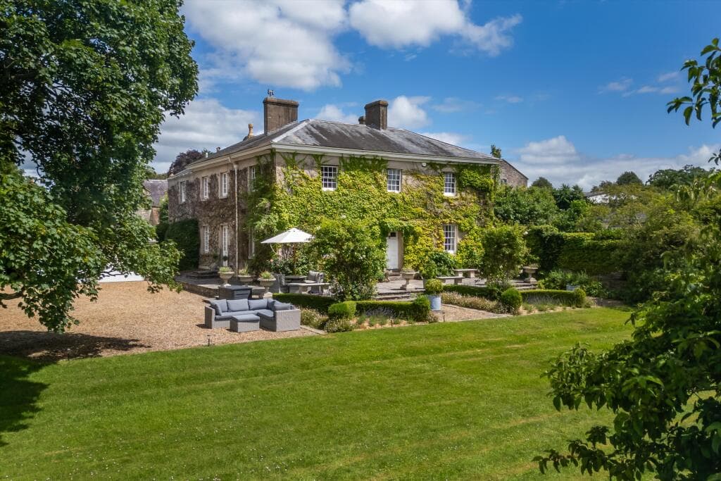 6 bedroom detached house for sale in Burnett, Keynsham, Near Bath, BS31