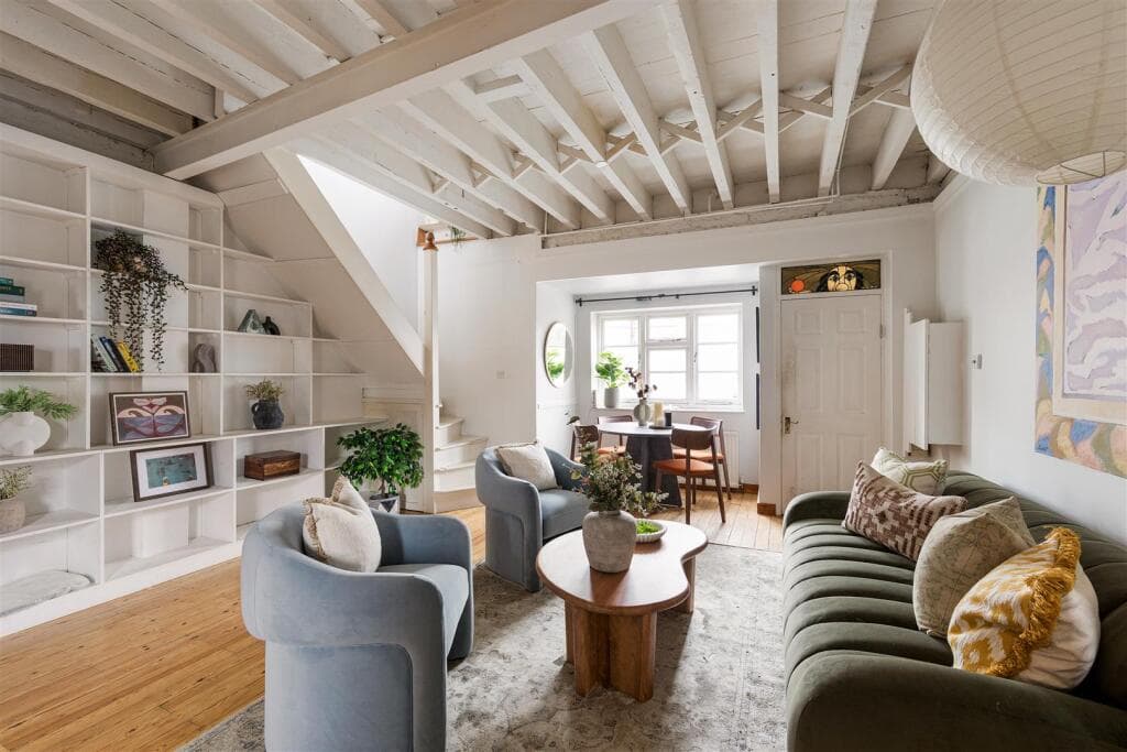 2 bedroom end of terrace house for sale in Murchison Road, Leyton, E10